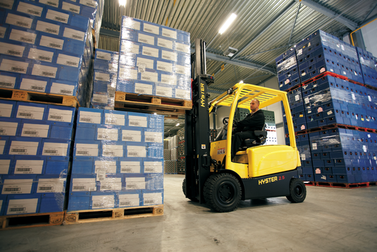 J2_2-3_5XN-Electric-Counterbalanced-Forklift-Truck-App1